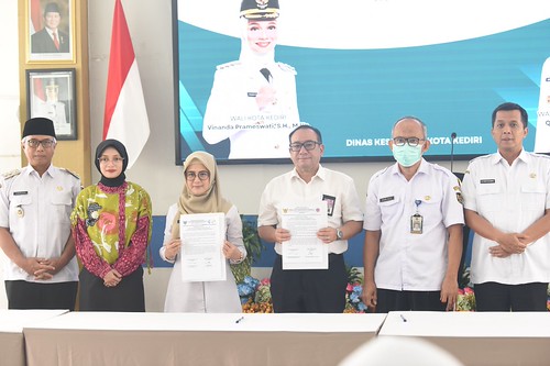 “Perkuat Akses Kesehatan Masyarakat: Mbak Wali dan Gus Qowim Luncurkan Program Pelayanan Kesehatan Terpadu”