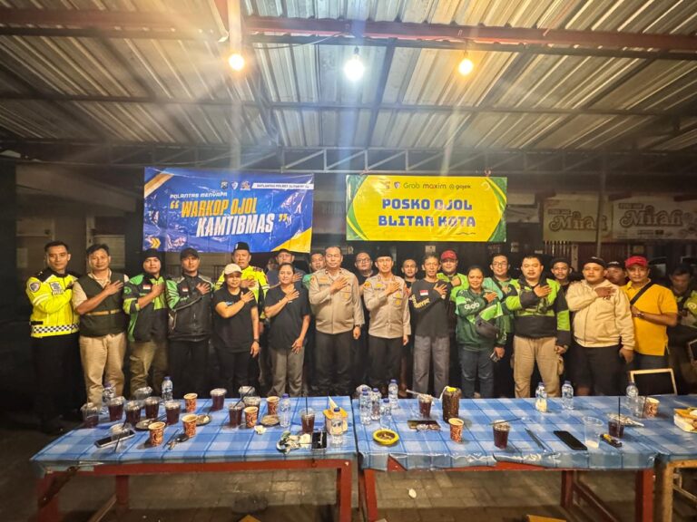 Polres Blitar Kota Gelar Sahur Bareng dengan Ojol untuk Pererat Sinergi di Bulan Ramadhan