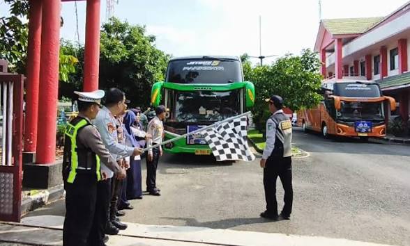 Mudahkan Mobilitas Pekerja, Pemkab Kediri Pulangkan 100 Warganya ke Jakarta