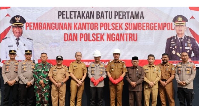 Polsek Sumbergempol dan Ngantru Masuki Tahap Pembangunan, Diawali Peletakan Batu Pertama Oleh Bupati Dan Kapolres Tulungagung
