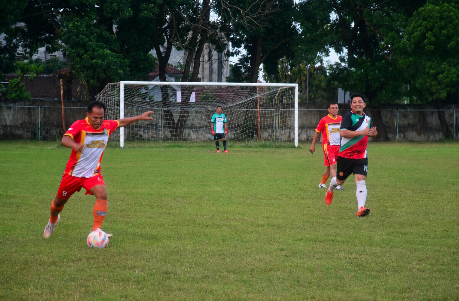 Pemkab Tulungagung vs Trenggalek, Laga Persahabatan Sarat Keakraban di Stadion Rejoagung