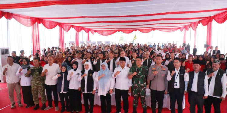 Wakapolres Kediri Kota Hadiri Penyaluran Bansos Gubernur Jatim di Balai Kota Kediri