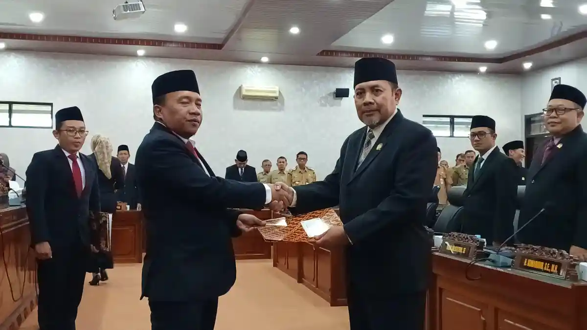 DPRD Trenggalek Gelar Rapat Paripurna Pengambilan Sumpah Janji Komarudin dari Fraksi PKS