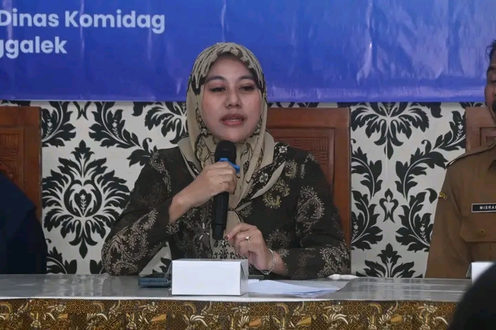 Bekali Keterampilan Fashion, Komindag Trenggalek Gandeng UMKM dan Pelajar dalam Pelatihan Konveksi