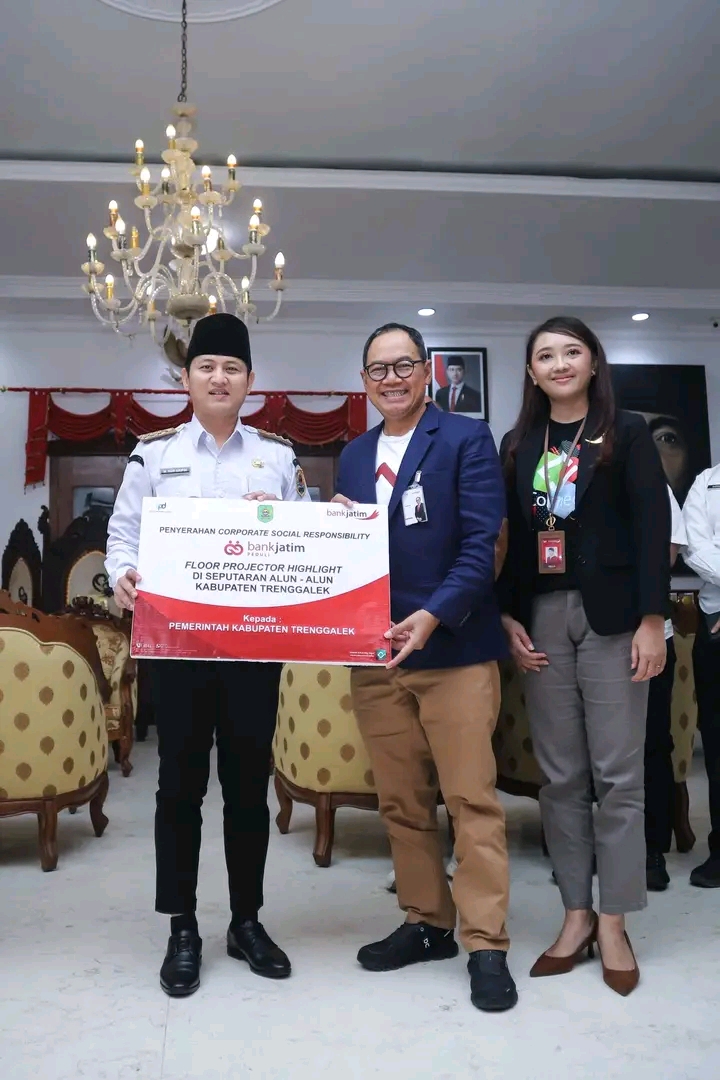 CSR Bank Jatim Hadirkan Floor Projector Highlight di Jantung Kota Trenggalek