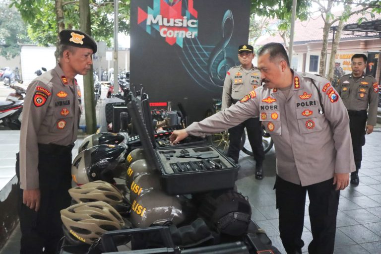 Dirsamapta Polda Jatim Apresiasi Kesiapan Personel dan Almatsus Satsamapta Polres Trenggalek