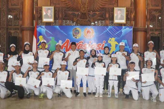 Plt. Bupati Tulungagung Beri Reward Atlet Berprestasi, Dorong Pembinaan Olahraga Berkelanjutan